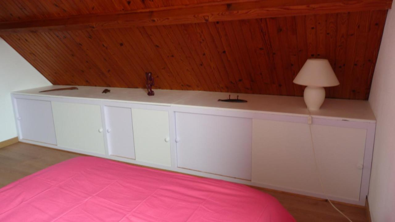 Maison De Vacances Pour 6 Personnes Avec Piscine Lainsecq ภายนอก รูปภาพ