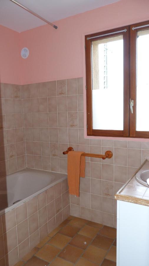 Maison De Vacances Pour 6 Personnes Avec Piscine Lainsecq ภายนอก รูปภาพ