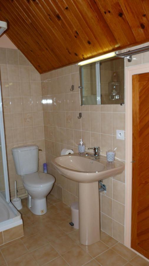 Maison De Vacances Pour 6 Personnes Avec Piscine Lainsecq ภายนอก รูปภาพ
