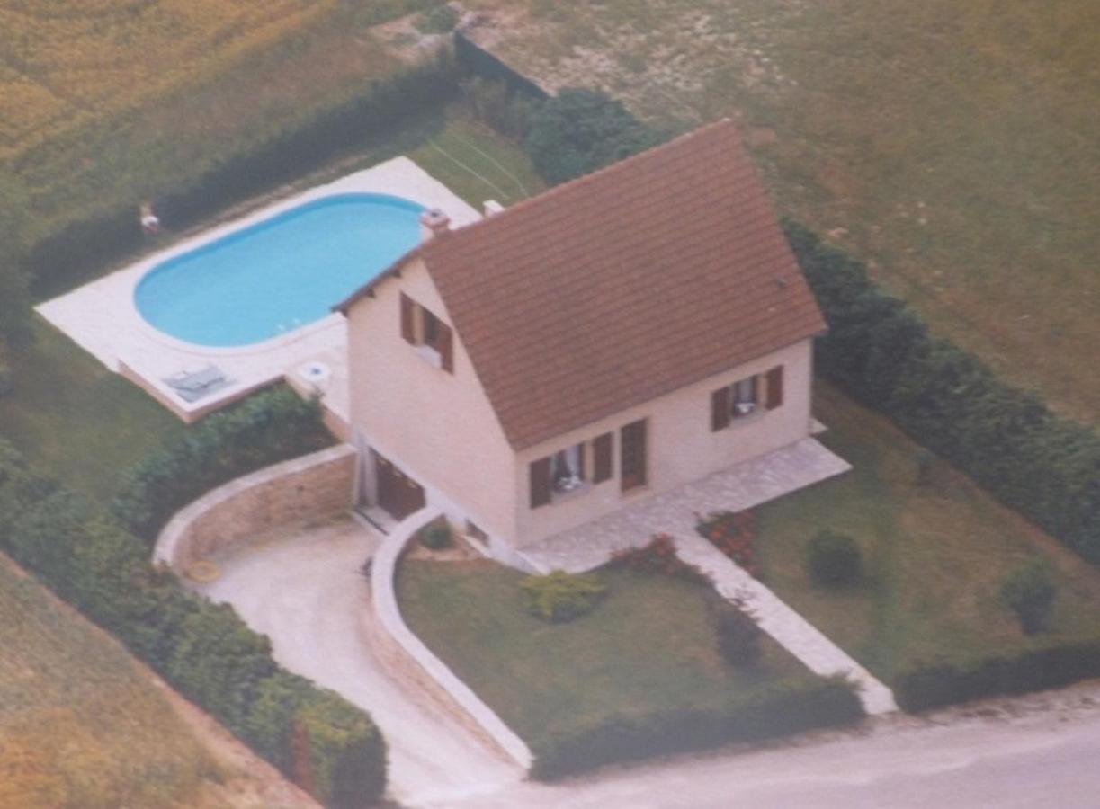 Maison De Vacances Pour 6 Personnes Avec Piscine Lainsecq ภายนอก รูปภาพ